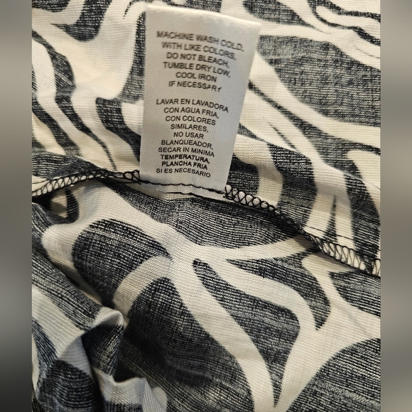 Rachel Zoe 2 Piece Zebra Leaf Print Crop Top And skirt Set Large! - Picture 8 of 11